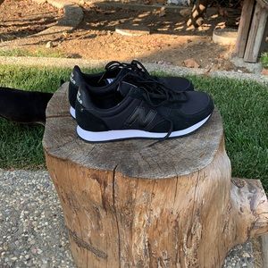 Black New Balance Shoes